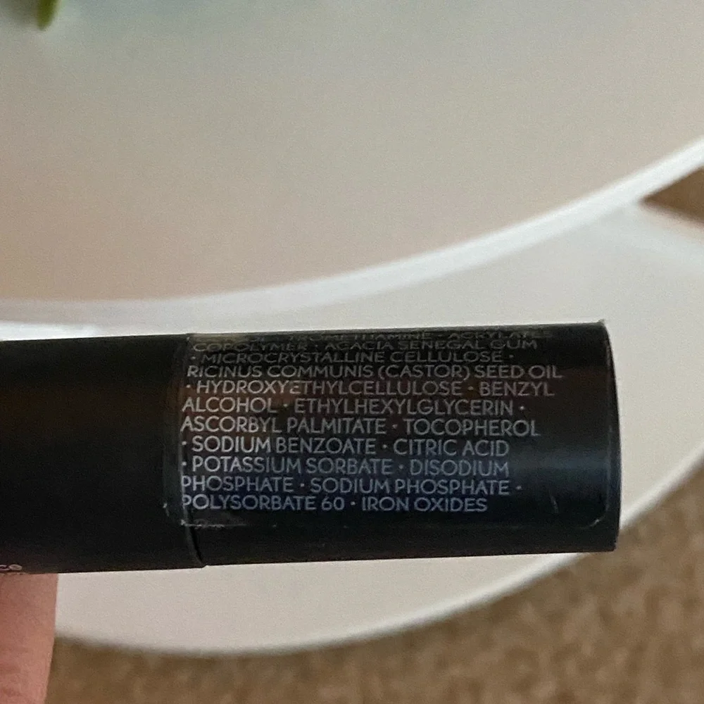 Yves Rocher Volume black mascara in NOIR